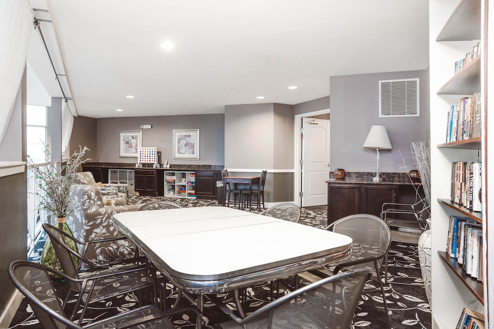 The Inn on Sheridan - photo 53