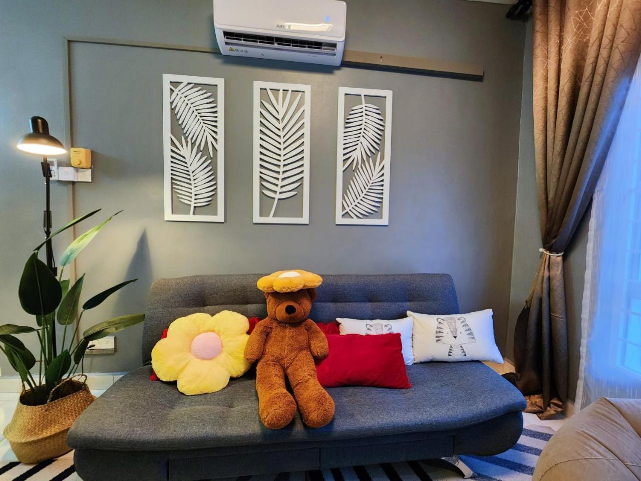 U8 Fully Air Con Suite Taman Bukit Jelutong Section U8 Shah Alam — 4-Star Luxury Hotel in Shah Alam, Malaysia