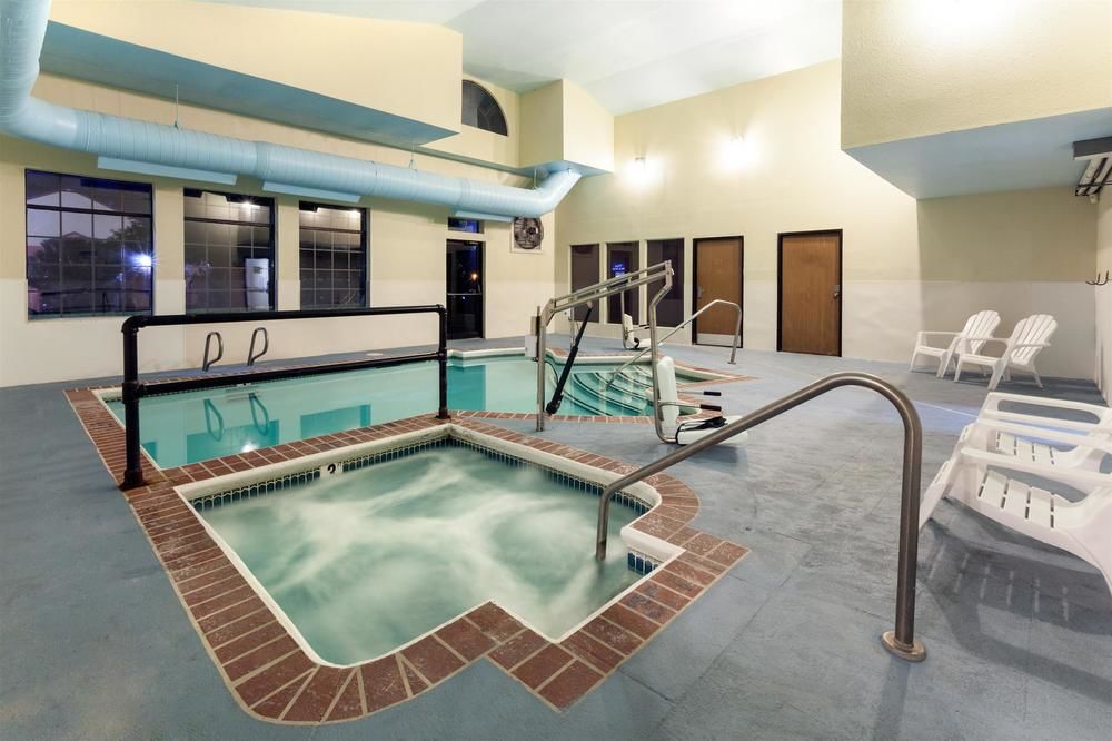 Super 8 By Wyndham Tulsa Downtown East - photo 19