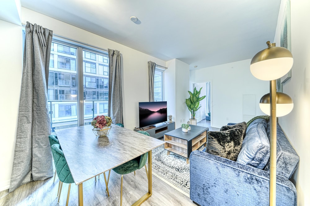 The Jarvis Suites - last minute hotel in Toronto