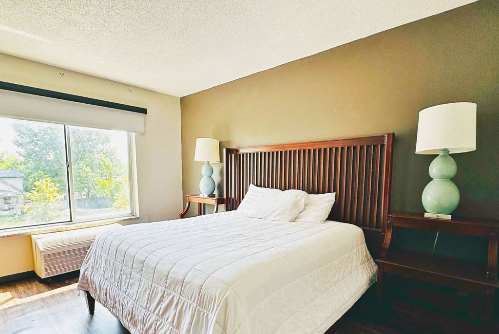 Baymont Inn and Suites by Wyndham Columbus Near OSU - photo 82