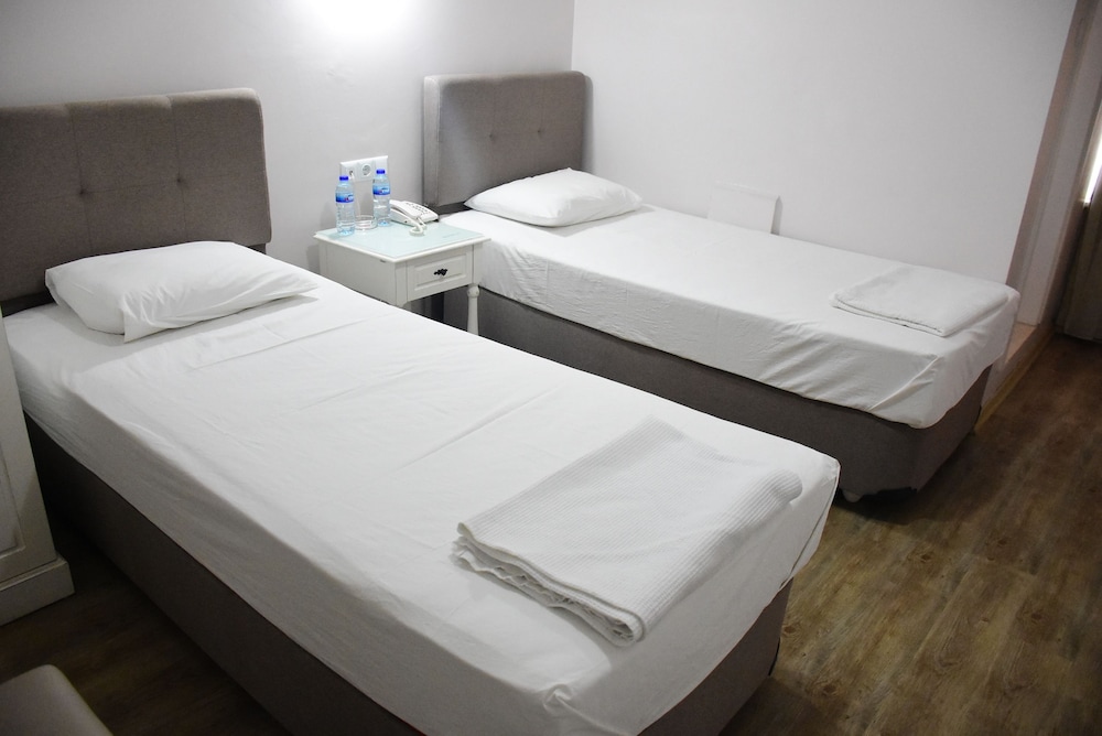 Burhaniye Merkez Otel in Burhaniye, Turkey