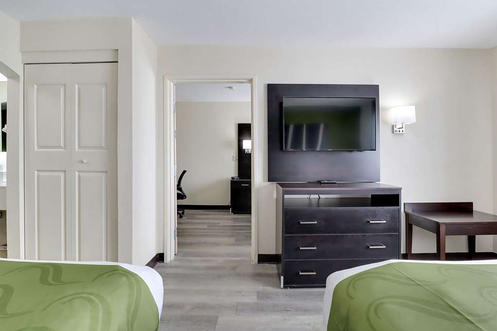 Quality Suites Albuquerque Airport - photo 15