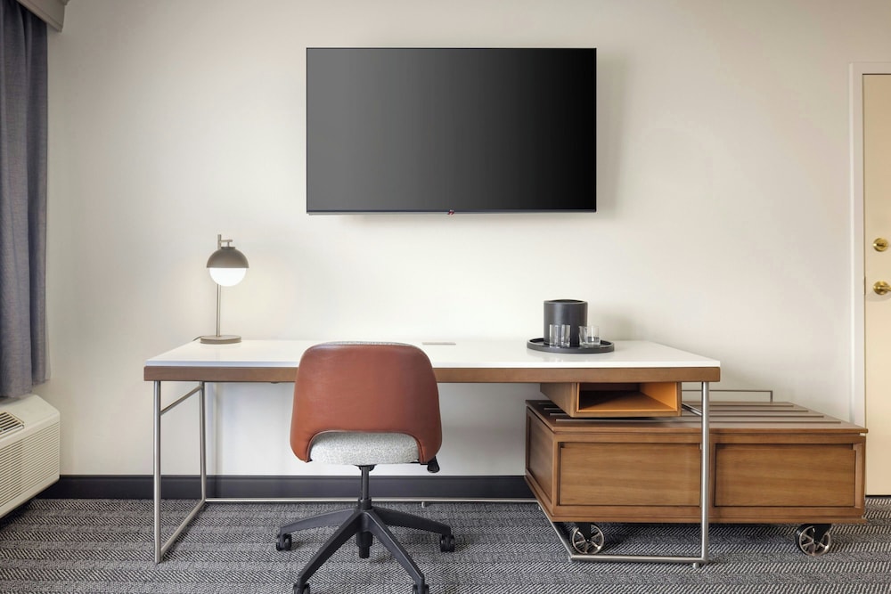 Courtyard by Marriott Springfield Airport - photo 10