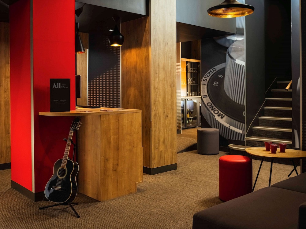 Times Square Pascal - carbon neutral hotel in Paris
