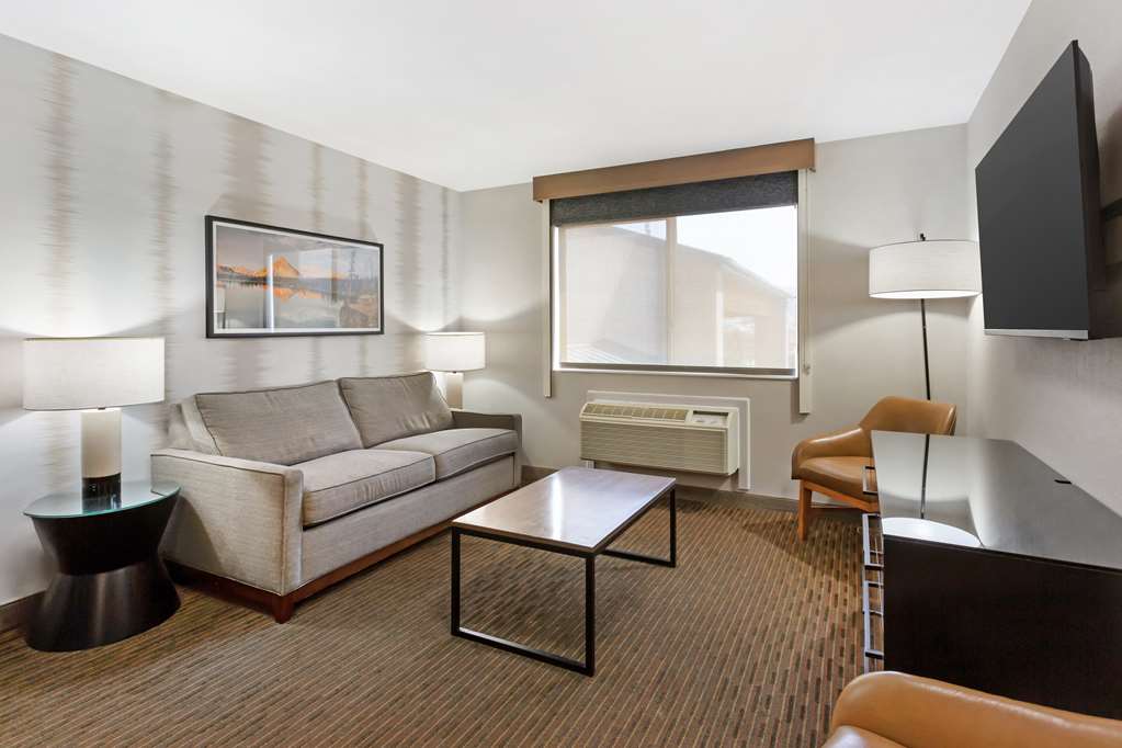 Best Western Holiday Hills - photo 18