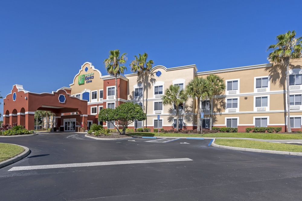 Holiday Inn Express Hotel & Suites The Villages by IHG - photo 80
