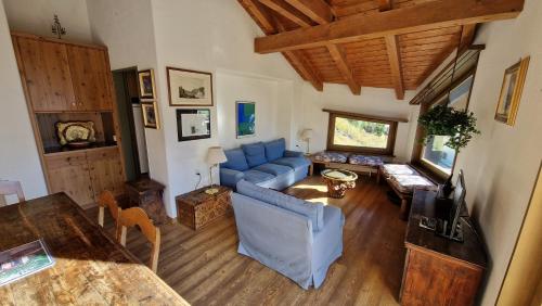 Chesa Bellaval Haus la Vuolp 3 Zimmerwohnung — 4-Star Luxury Hotel in Silvaplana, Switzerland