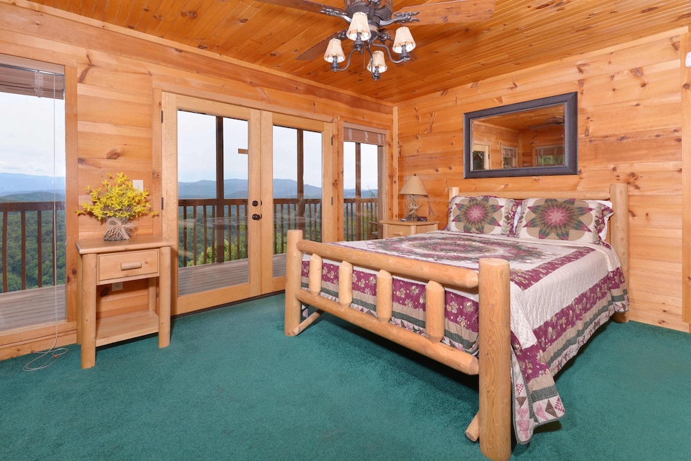 Amazing View #223 — 4-Star Luxury Hotel in Sevierville, United States