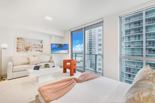 Designer Studio Downtown Miami with Rooftop Pool and Gym — 4-Star Luxury Hotel in Miami, United States