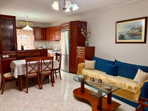 Cala Apartment Λουτράκι — 4-Star Luxury Hotel in Loutraki, Greece