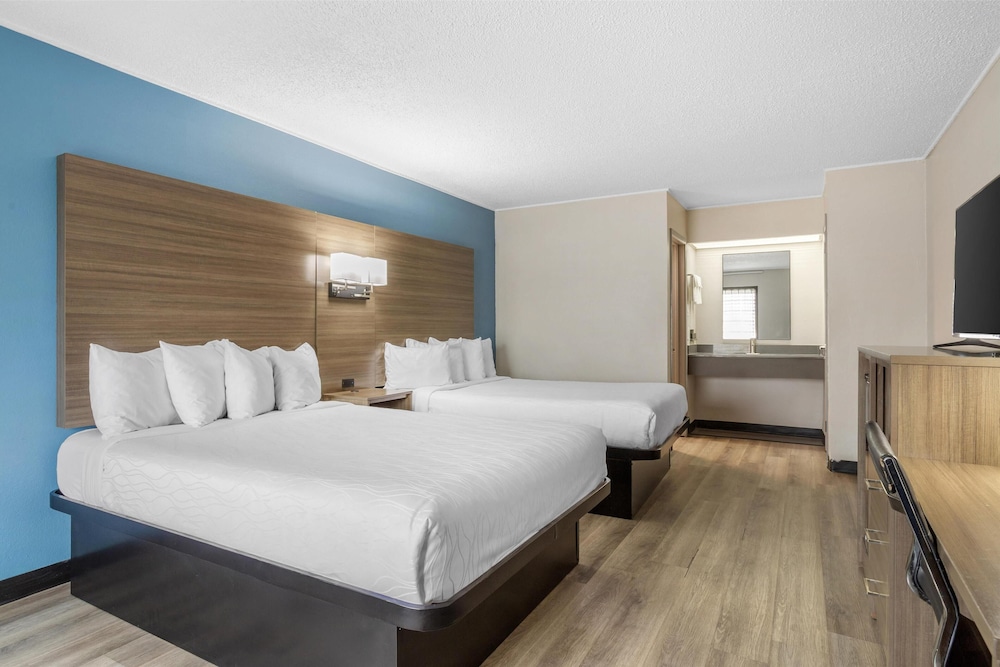 Days Inn by Wyndham Victoria TX East - photo 7