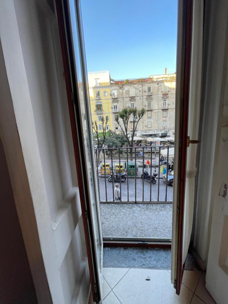 Bellini Holiday Home Appartamento con balcone NAPOLI — 4-Star Luxury Hotel in Naples, Italy