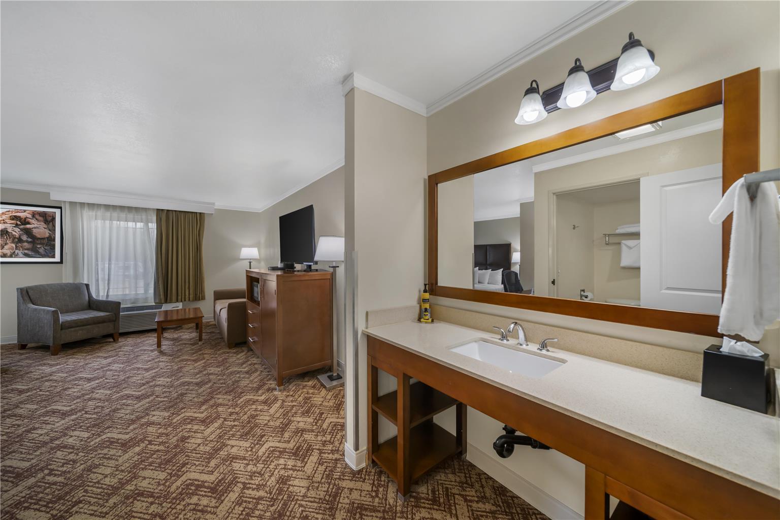 Best Western Plus Northwoods Inn - photo 14