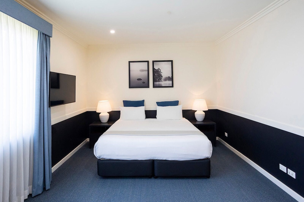 Hawkesbury Race Club Motel — Windsor