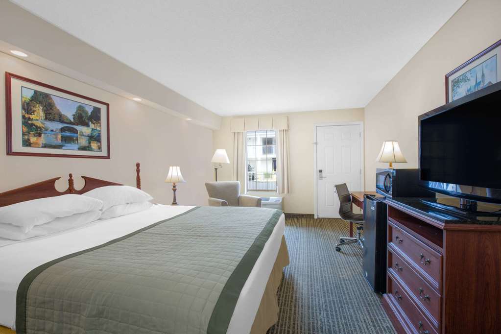 Baymont by Wyndham Tuscaloosa - photo 4