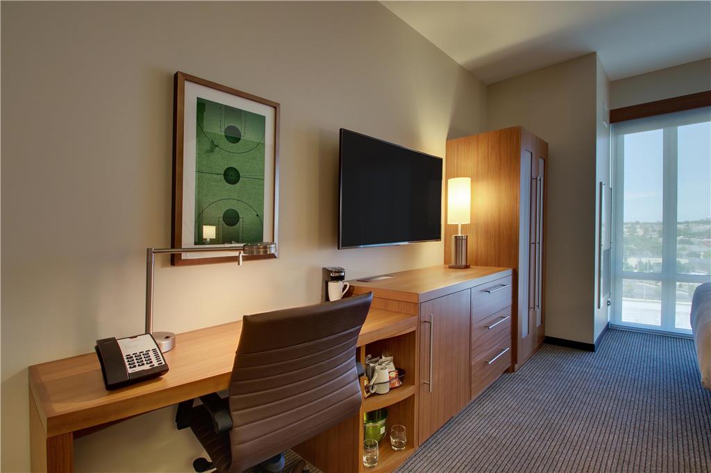 Hyatt Place Milwaukee Downtown - photo 22