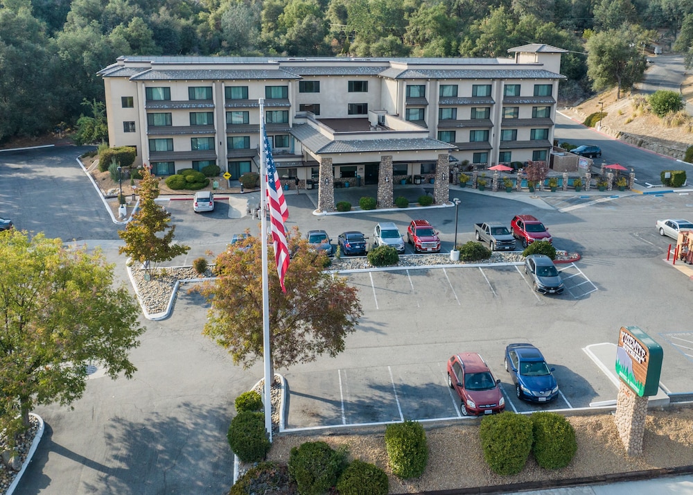 Yosemite Southgate Hotel & Suites - photo 43