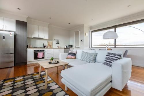 Primrose Chic Mid Century Style in Brunswick — 4-Star Luxury Hotel in Melbourne, Australia