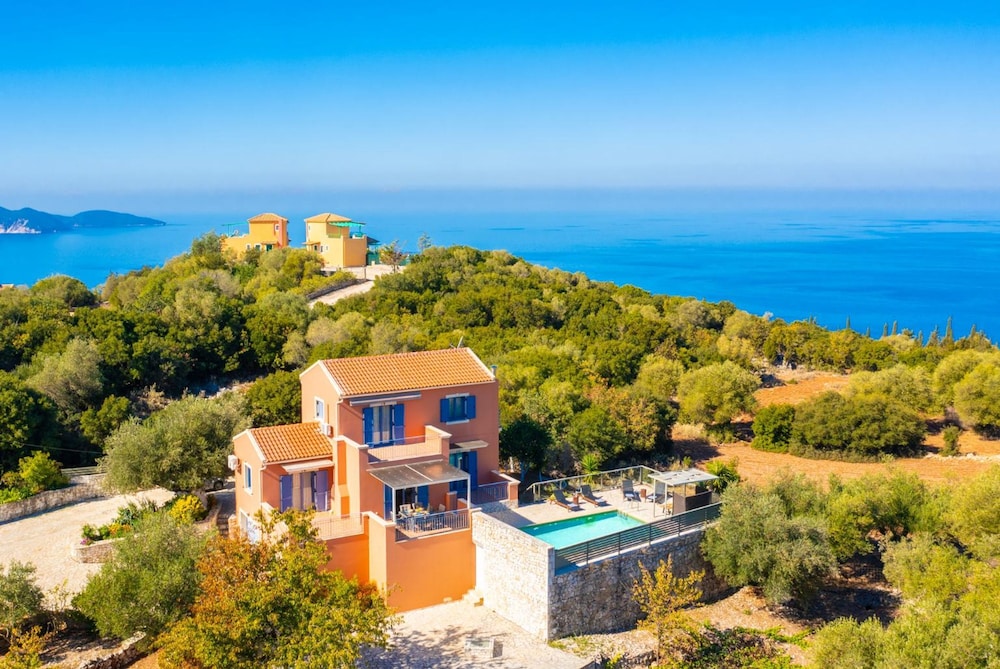 Villa Canova — 4-Star Luxury Hotel in Kefalonia, Greece