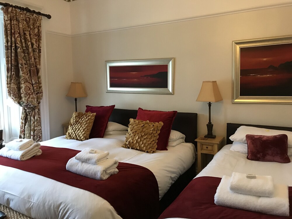 Bythesea Guest House — 4-Star Luxury Hotel in Ayr, United Kingdom