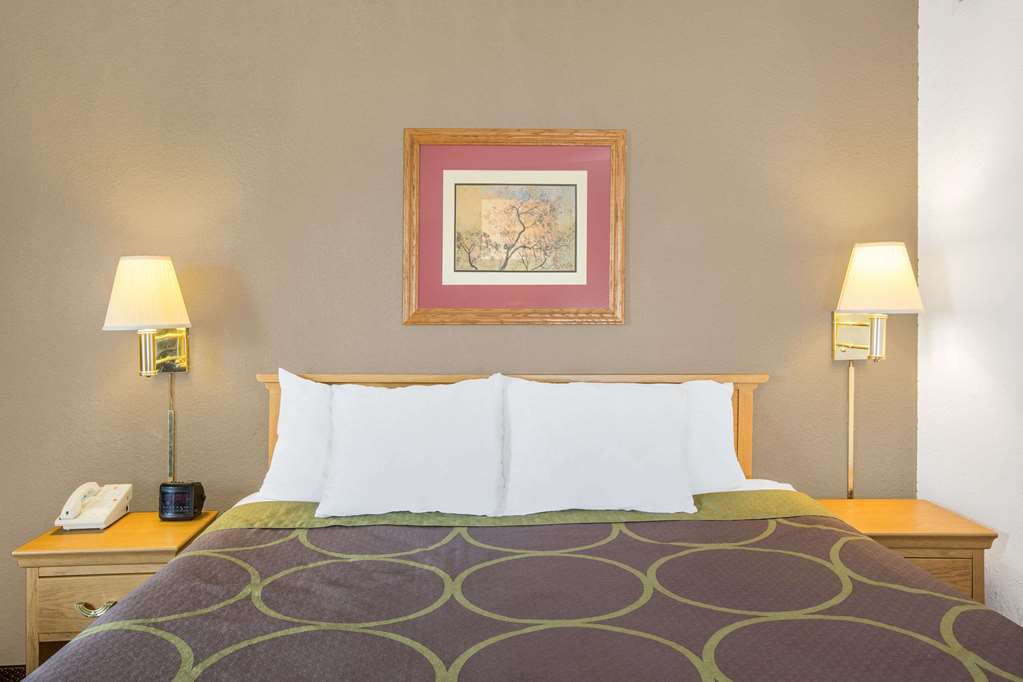 Super 8 by Wyndham Blytheville - photo 6