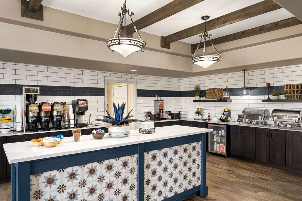La Quinta Inn & Suites by Wyndham Trinidad - photo 57