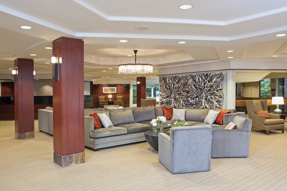 Indian Lakes Hotel - photo 2