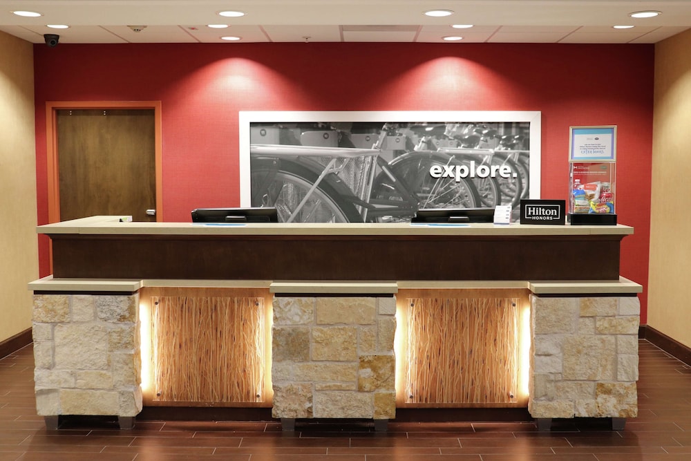 Hampton Inn Austin Oak Hill - photo 3