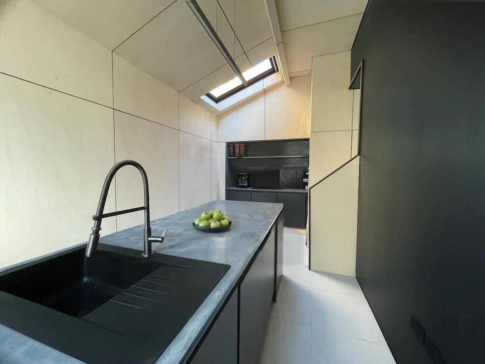 Church Stay in the Heart of the Peak District in Matlock, United Kingdom