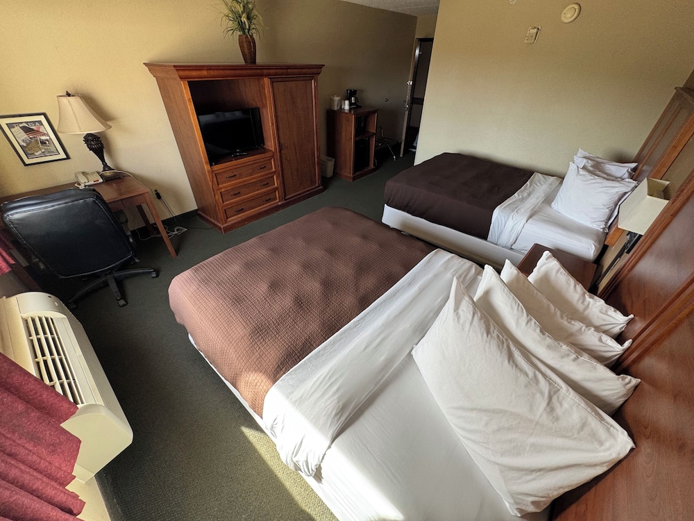 AmericInn by Wyndham McAlester - photo 13