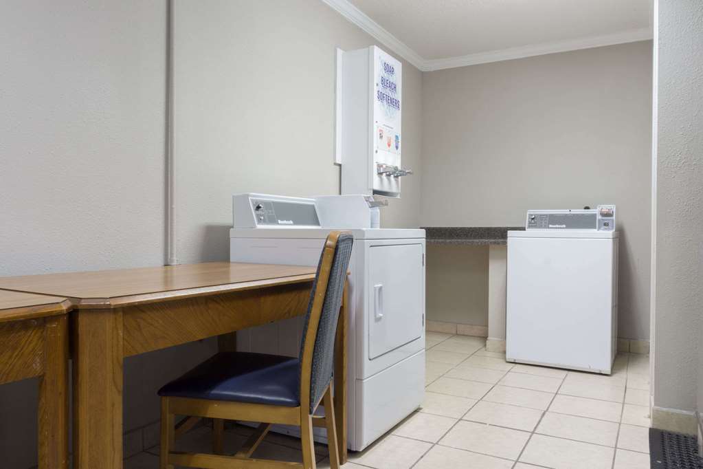 Days Inn by Wyndham Florence Cincinnati Area - photo 13