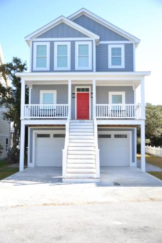 4BR Spacious Home Beach Access Free Parking — 4-Star Luxury Hotel in Atlantic Beach, United States