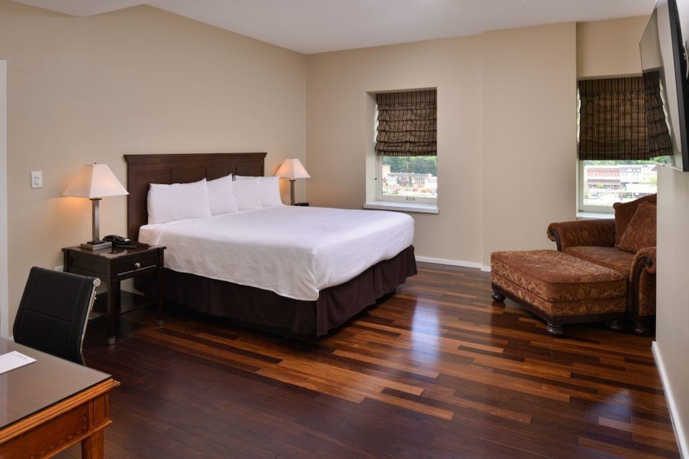 Grand Eastonian Hotel & Suites - photo 29