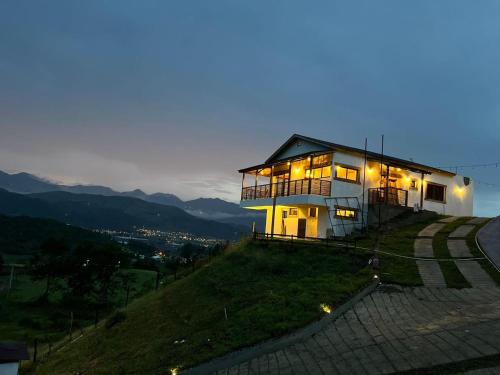 La Casita de Charo 1 disfruta de tiempo memorable en la montaña — hotel in Constanza