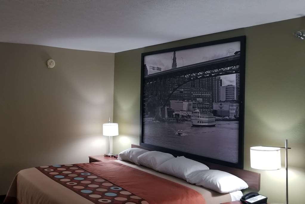 Super 8 by Wyndham Bellefontaine - photo 16