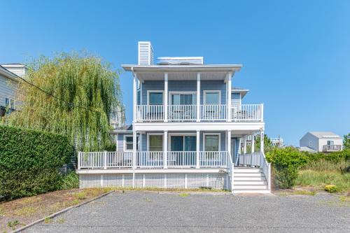 Dune Road House — 4-Star Luxury Hotel in Westhampton Beach, United States