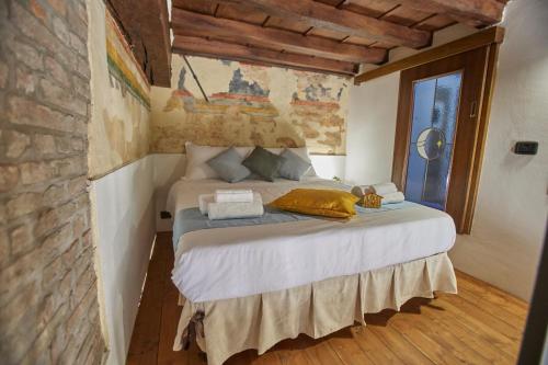 LikeHome ViaVecchie 2Rooms 7px — 4-Star Luxury Hotel in Ferrara, Italy