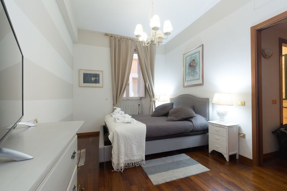 Holidays Banchi Vecchi Apartment — 4-Star Luxury Hotel in Rome, Italy