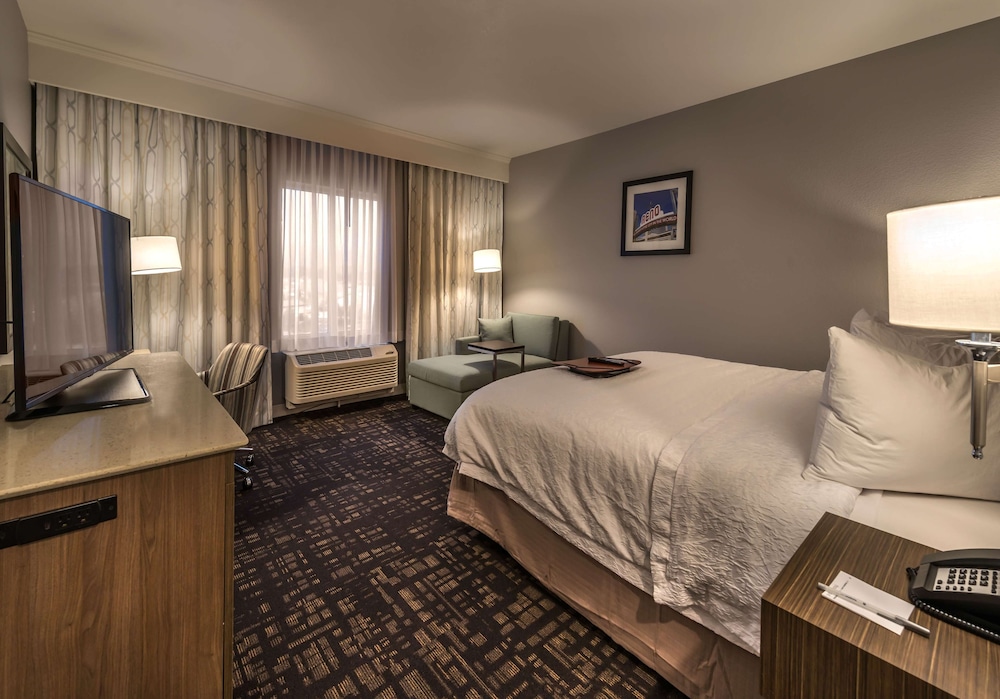 Hampton Inn & Suites Reno West - photo 5