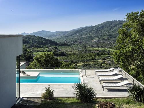 Villa Alcantara — 4-Star Luxury Hotel in Graniti, Italy