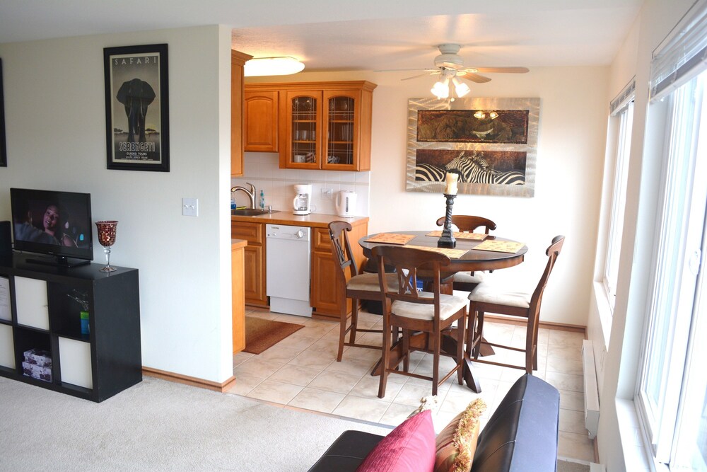 Sunny Westlake Suites by Metro - photo 19