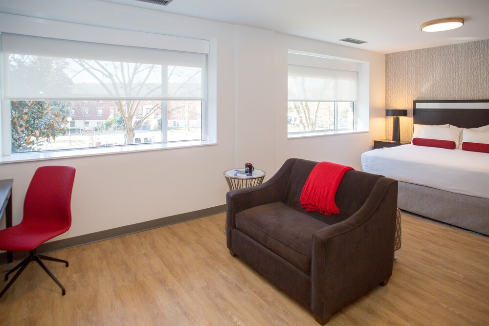 The University of Georgia Center for Continuing Education & Hotel - photo 18