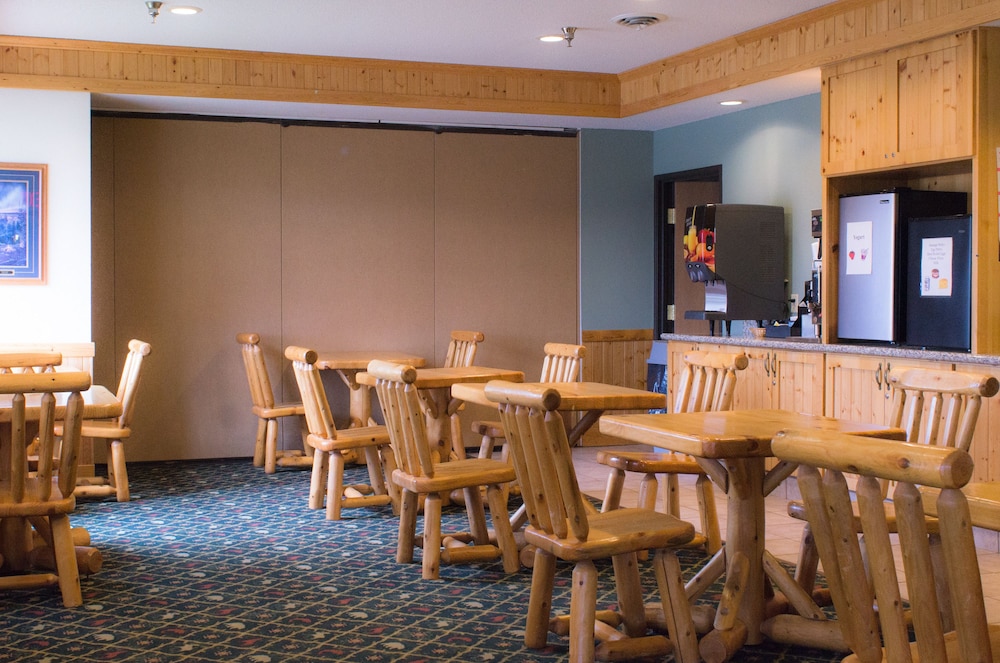 White Oak Inn & Suites - photo 15
