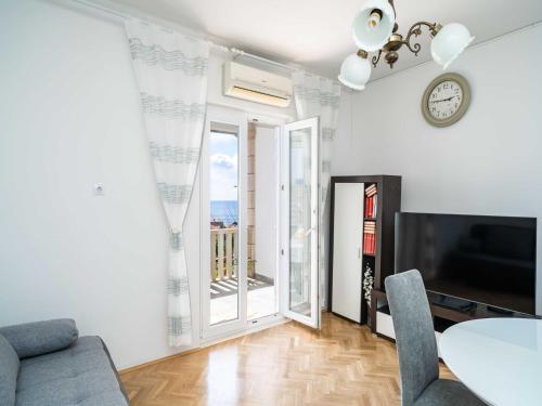 Apartment Debos One Bedroom Apartment with Balcony and Sea View