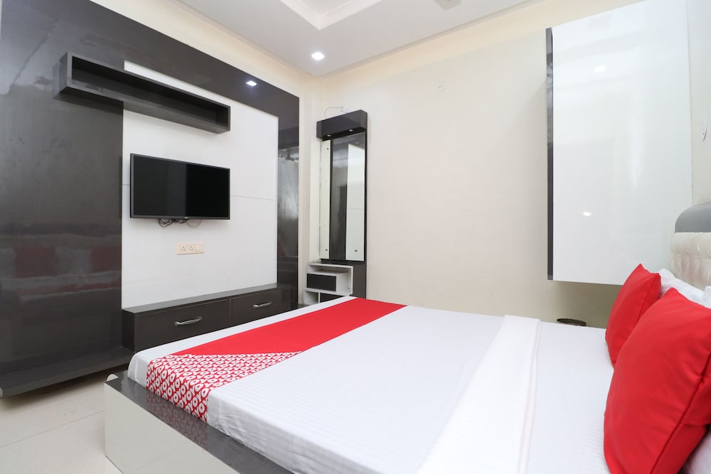 OYO 29637 Hotel Kakkar — hotel in Ludhiana