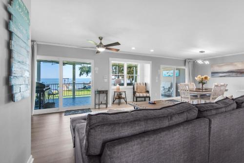 Breezy on the Bay in Gulf Breeze, United States