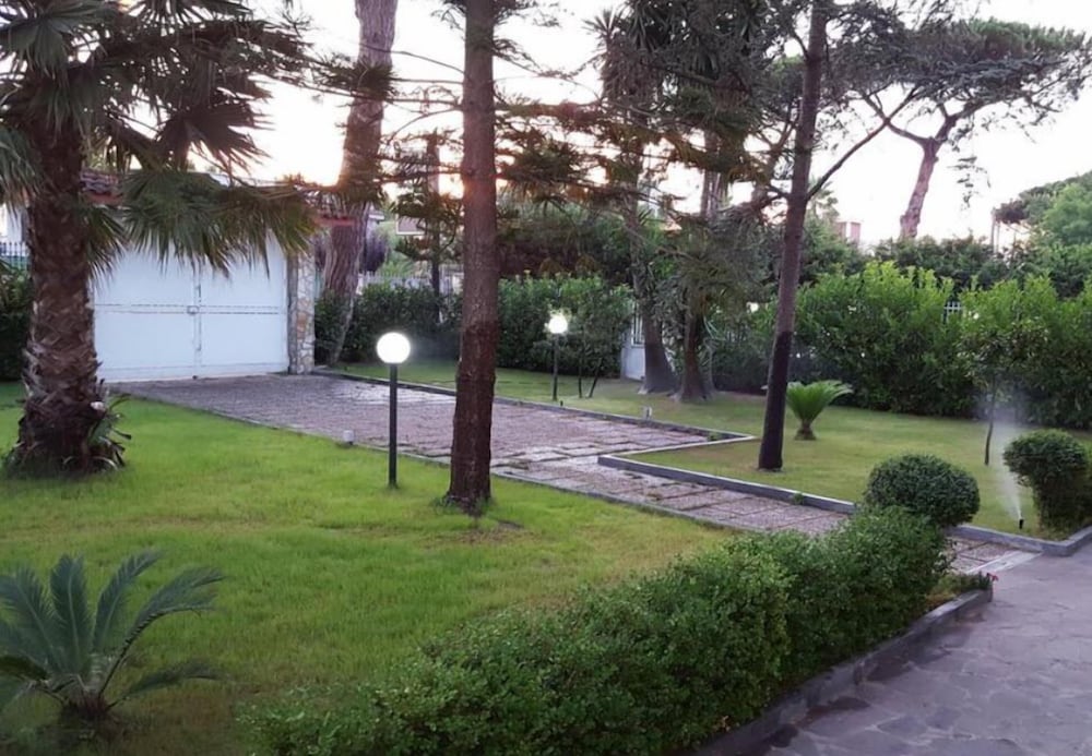 Hotel Paradise — hotel in Giugliano In Campania