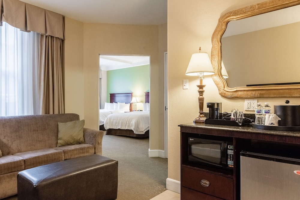 Hampton Inn & Suites Birmingham Downtown Tutwiler - photo 26