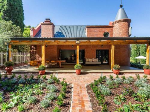 Devon Castle Forest Lodge — 4-Star Luxury Hotel in Stellenbosch, South Africa